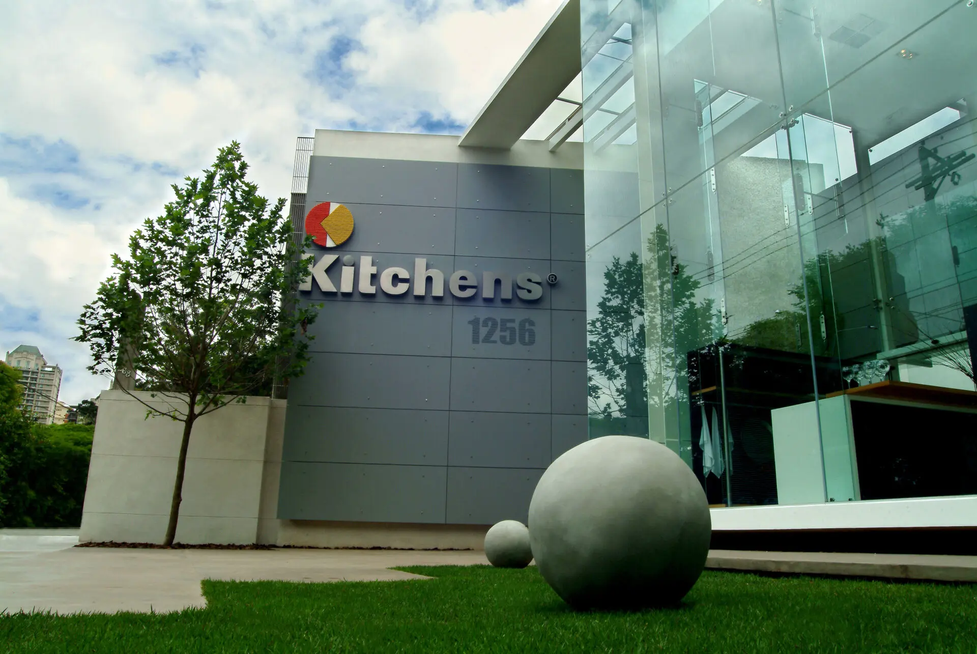 Pertech Exterior - Loja Kitchens